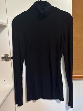 Women’s Black Turtlenck Long-Sleeve Shirt